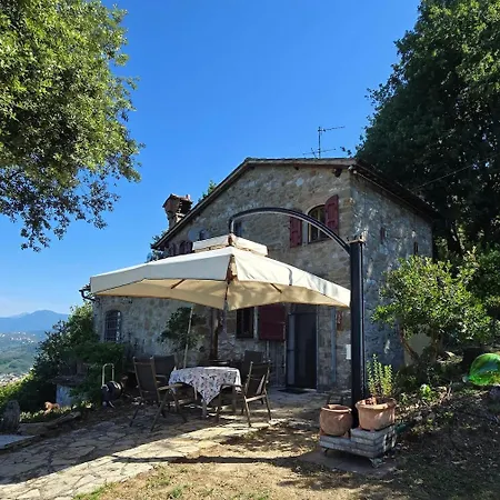 Tuscan Creative Retreat & Views Holiday home Massarosa