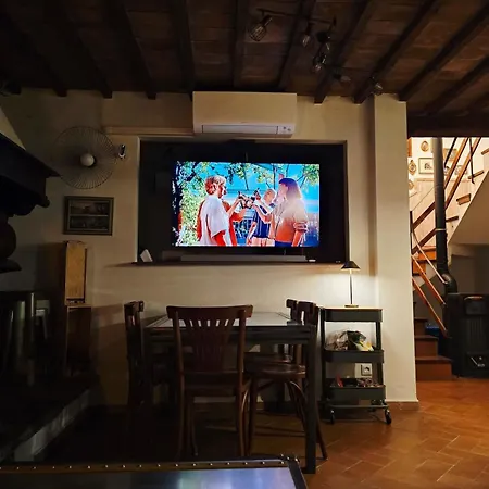 Tuscan Creative Retreat & Views Massarosa