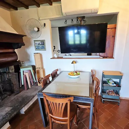 Tuscan Creative Retreat & Views * Massarosa