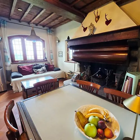 Tuscan Creative Retreat & Views Holiday home Massarosa